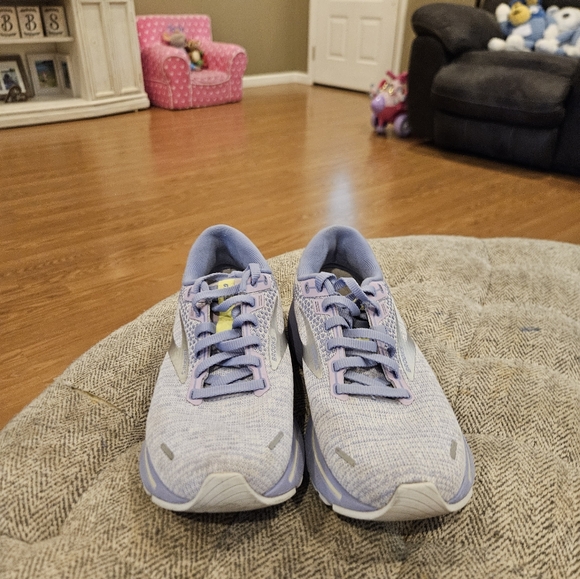 Women's Brooks size 7 - Picture 5 of 5